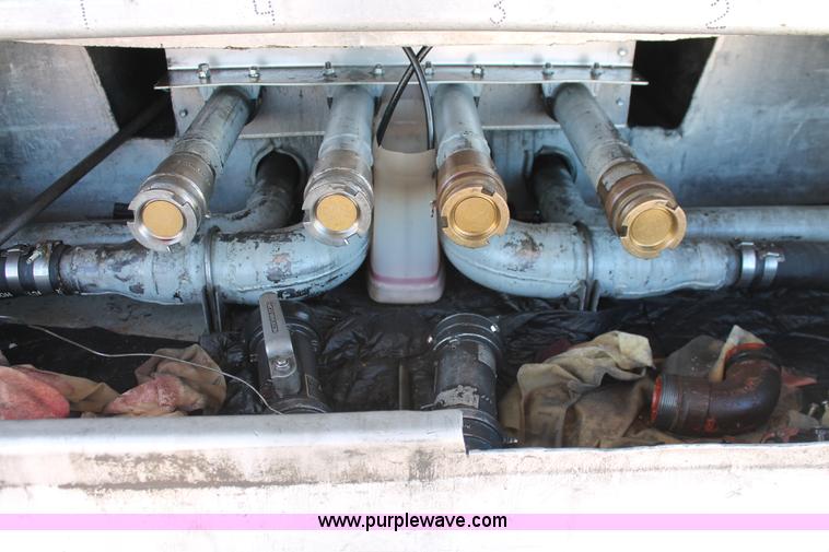 image for item H5540 2007 International DuraStar 4400 fuel truck