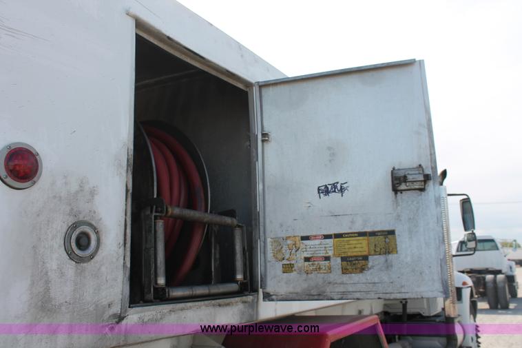 image for item H5540 2007 International DuraStar 4400 fuel truck
