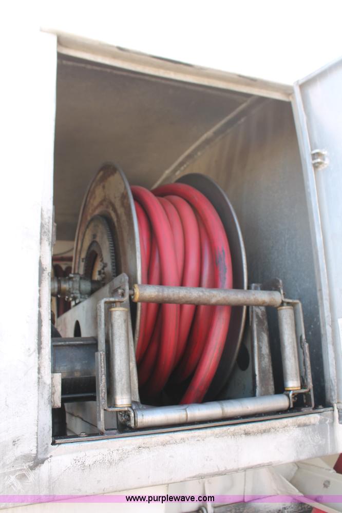 image for item H5540 2007 International DuraStar 4400 fuel truck