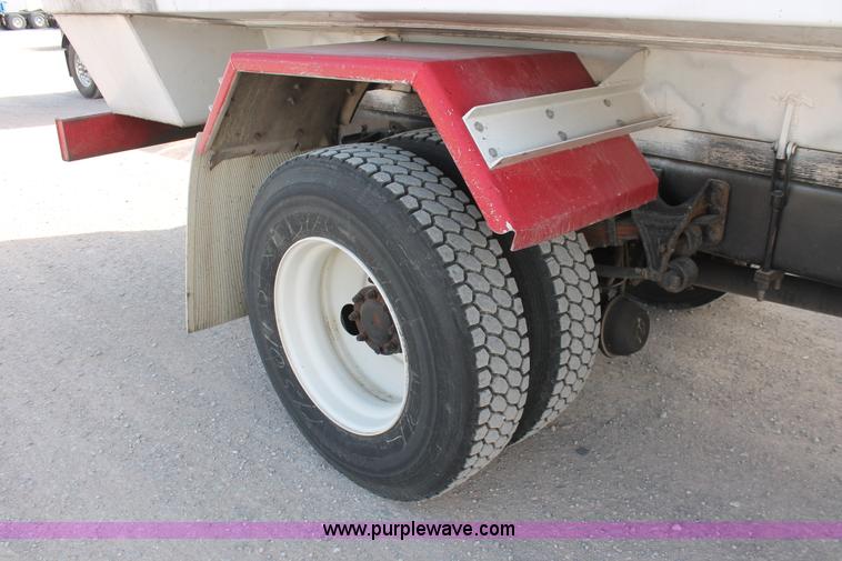 image for item H5540 2007 International DuraStar 4400 fuel truck