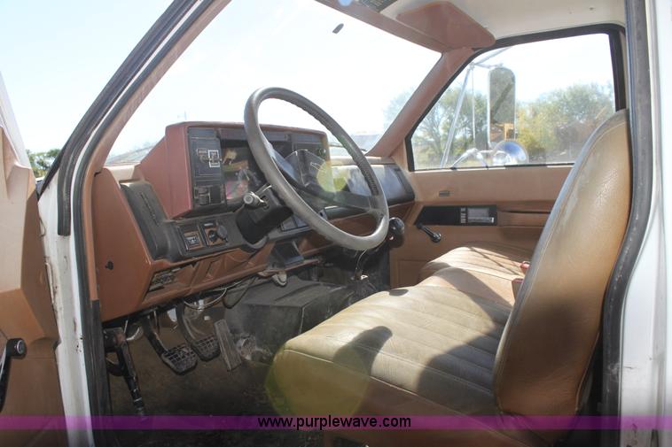 image for item H8814 1991 Chevrolet Kodiak C6500 utility bucket truck