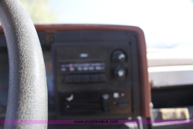 image for item H8814 1991 Chevrolet Kodiak C6500 utility bucket truck