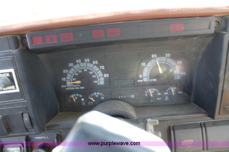 image for item H8814 1991 Chevrolet Kodiak C6500 utility bucket truck