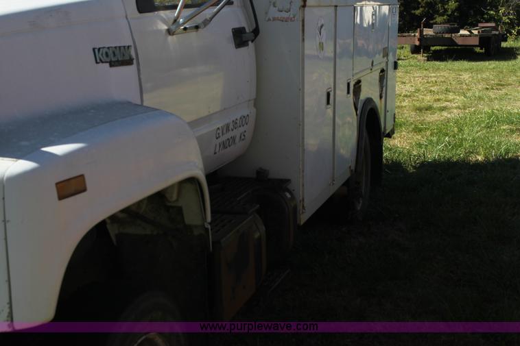 image for item H8814 1991 Chevrolet Kodiak C6500 utility bucket truck