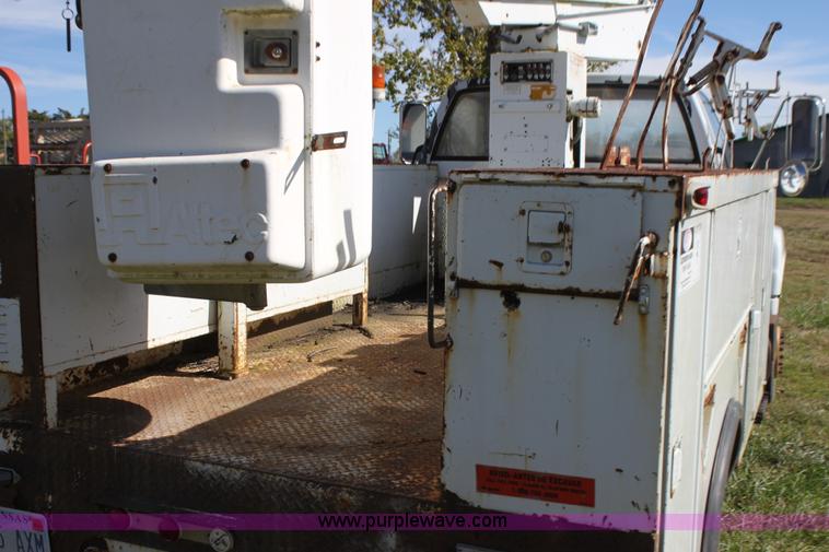 image for item H8814 1991 Chevrolet Kodiak C6500 utility bucket truck