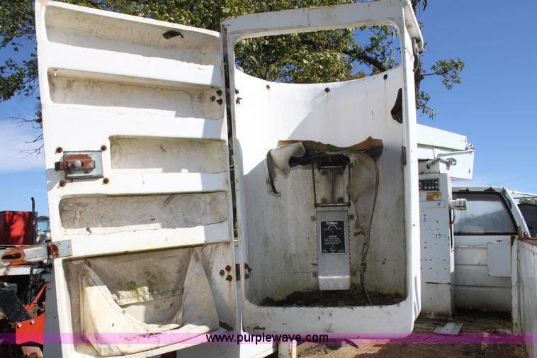 image for item H8814 1991 Chevrolet Kodiak C6500 utility bucket truck