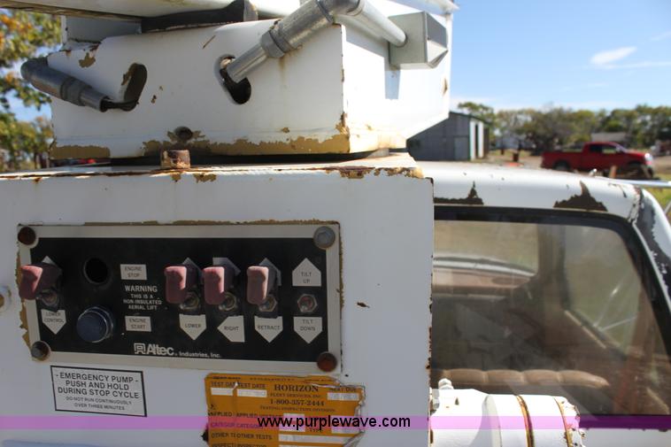 image for item H8814 1991 Chevrolet Kodiak C6500 utility bucket truck