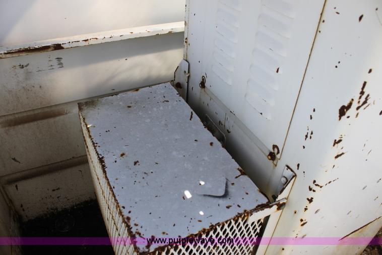 image for item H8814 1991 Chevrolet Kodiak C6500 utility bucket truck