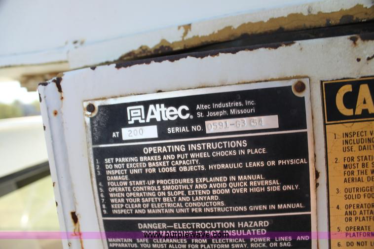 image for item H8814 1991 Chevrolet Kodiak C6500 utility bucket truck