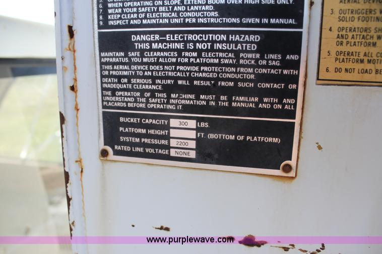 image for item H8814 1991 Chevrolet Kodiak C6500 utility bucket truck