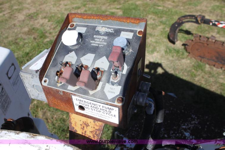 image for item H8814 1991 Chevrolet Kodiak C6500 utility bucket truck