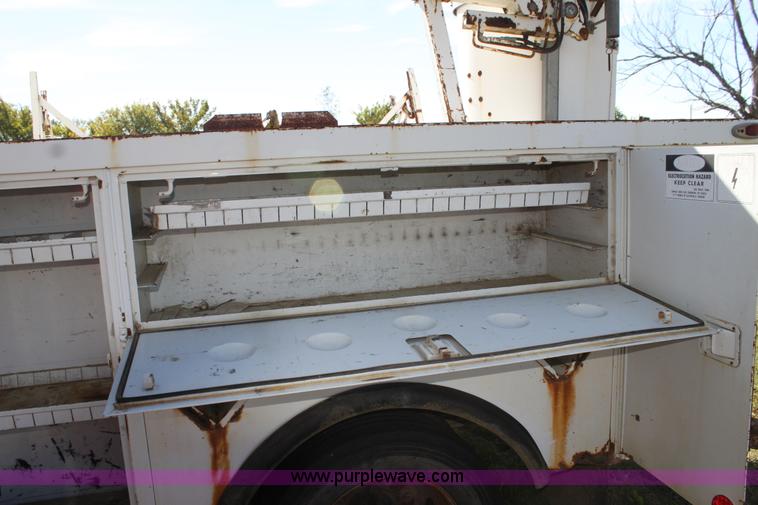 image for item H8814 1991 Chevrolet Kodiak C6500 utility bucket truck