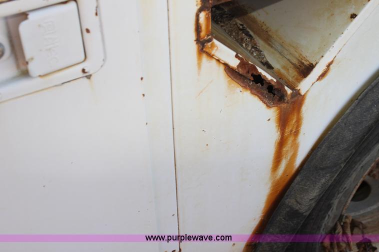 image for item H8814 1991 Chevrolet Kodiak C6500 utility bucket truck