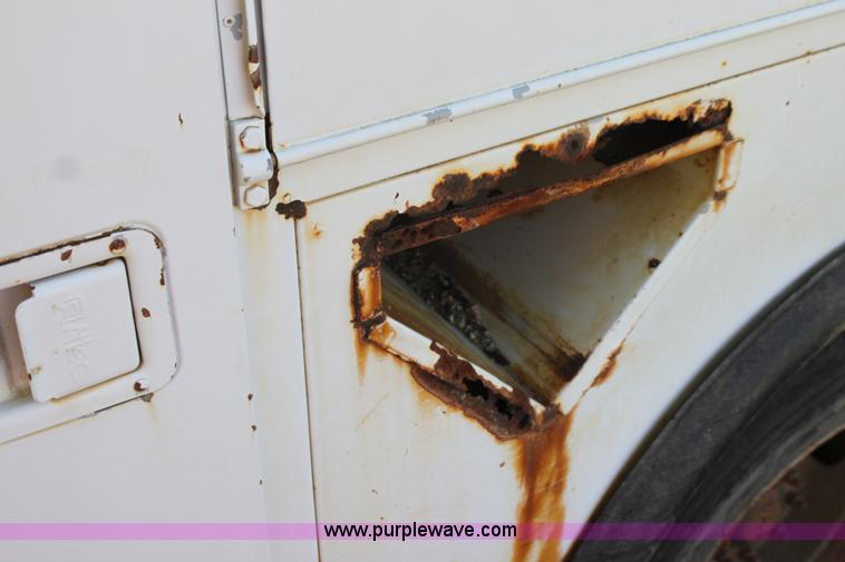 image for item H8814 1991 Chevrolet Kodiak C6500 utility bucket truck