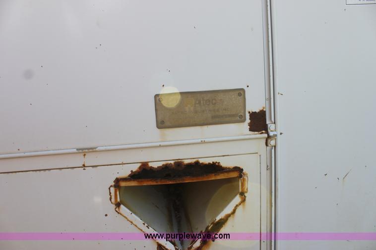 image for item H8814 1991 Chevrolet Kodiak C6500 utility bucket truck