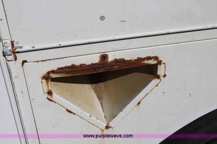 image for item H8814 1991 Chevrolet Kodiak C6500 utility bucket truck