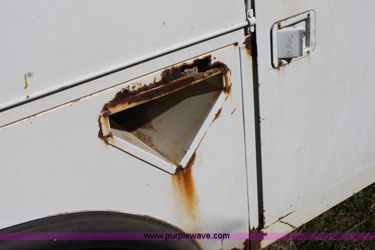 image for item H8814 1991 Chevrolet Kodiak C6500 utility bucket truck