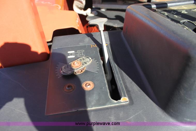 image for item H8815 2006 Ditch Witch ZRT65 trencher