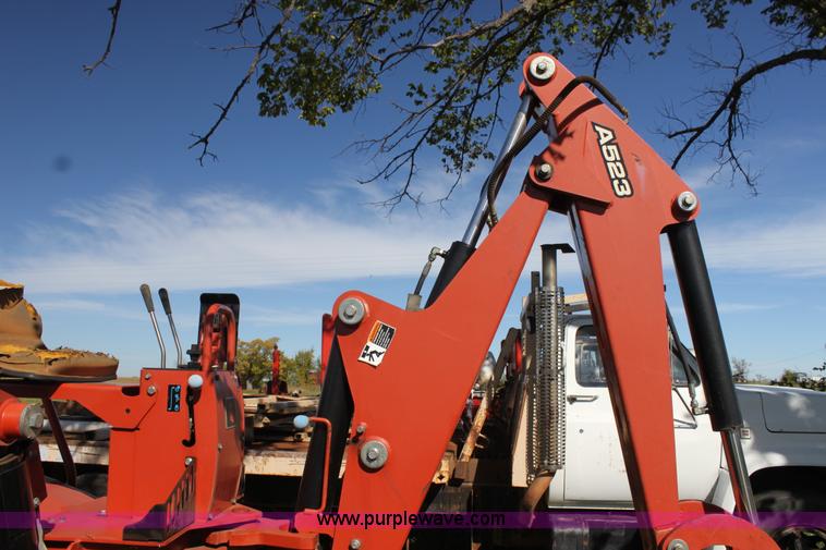 image for item H8815 2006 Ditch Witch ZRT65 trencher