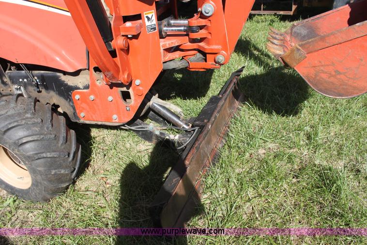 image for item H8815 2006 Ditch Witch ZRT65 trencher