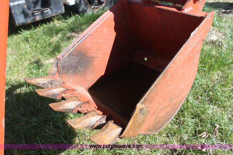 image for item H8815 2006 Ditch Witch ZRT65 trencher