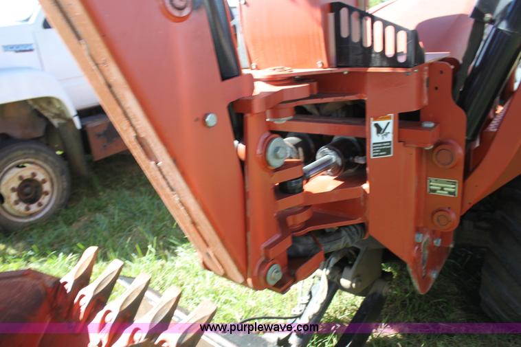 image for item H8815 2006 Ditch Witch ZRT65 trencher