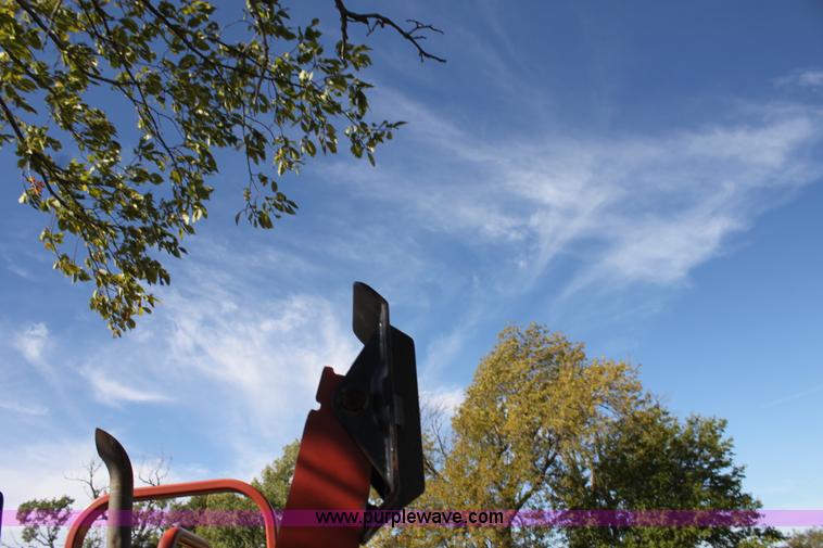 image for item H8815 2006 Ditch Witch ZRT65 trencher