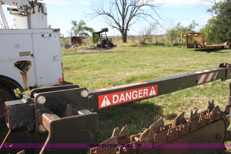 image for item H8815 2006 Ditch Witch ZRT65 trencher