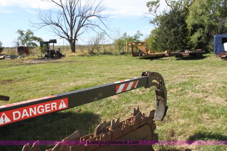 image for item H8815 2006 Ditch Witch ZRT65 trencher