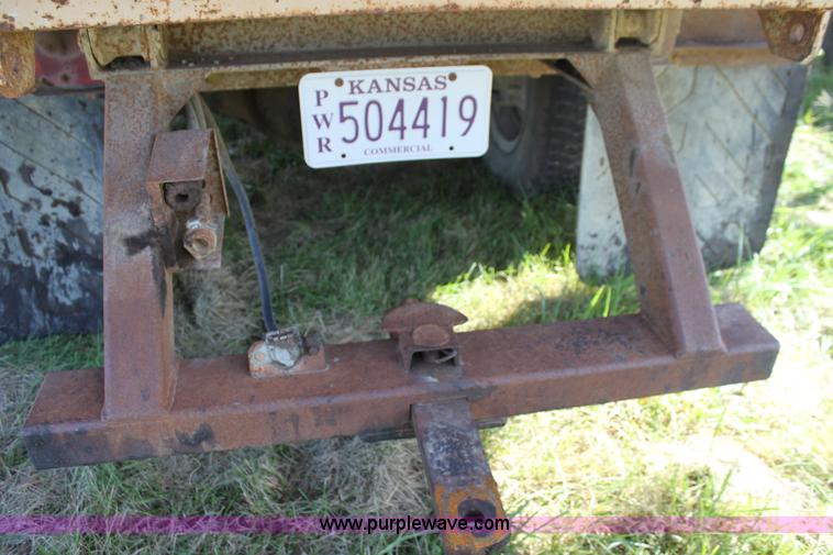 image for item H8816 1985 GMC TopKick 7000 winch truck