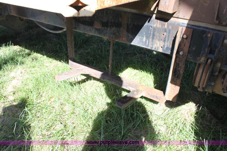 image for item H8816 1985 GMC TopKick 7000 winch truck