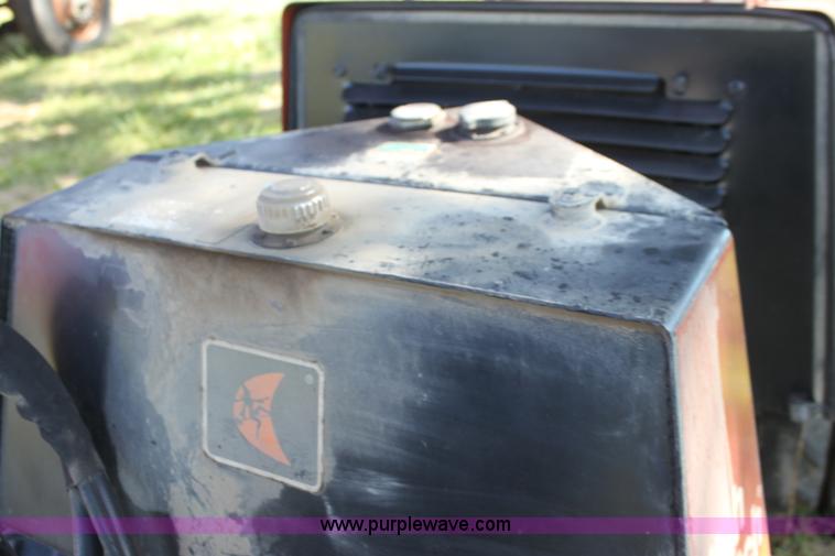 image for item H8817 1997 Ditch Witch 410SX vibratory plow