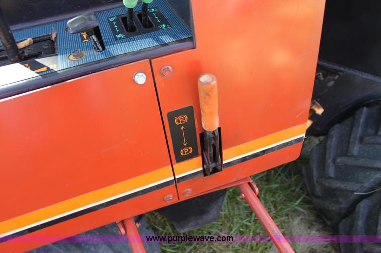 image for item H8817 1997 Ditch Witch 410SX vibratory plow