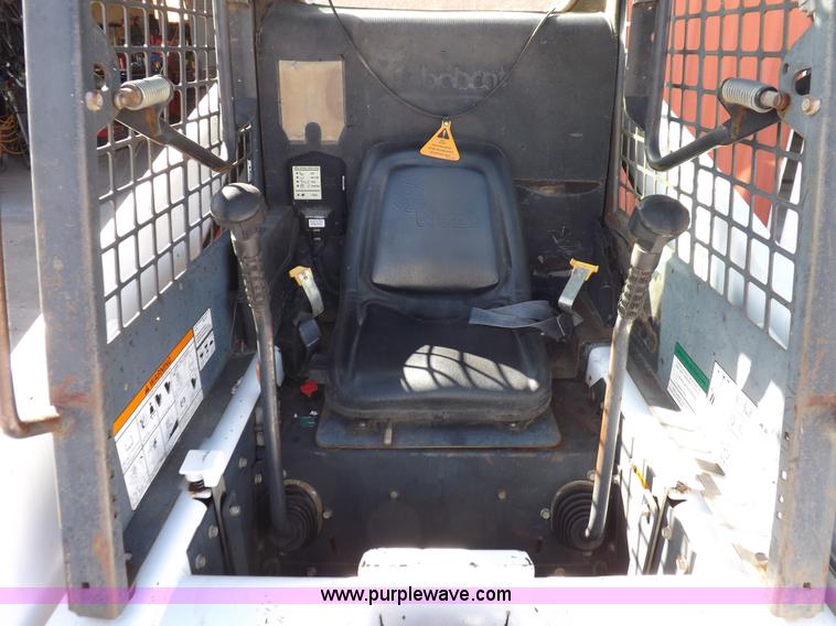 image for item H9035 1998 Bobcat 863 skid steer