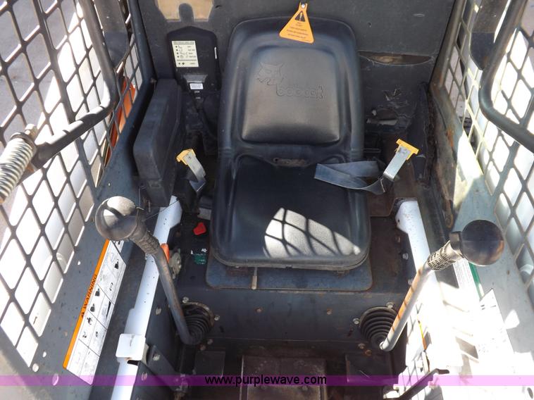 image for item H9035 1998 Bobcat 863 skid steer