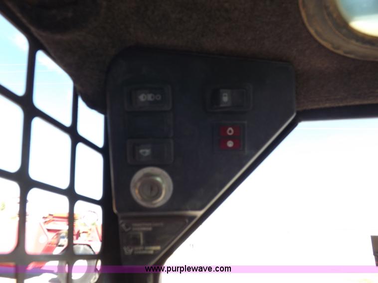 image for item H9035 1998 Bobcat 863 skid steer