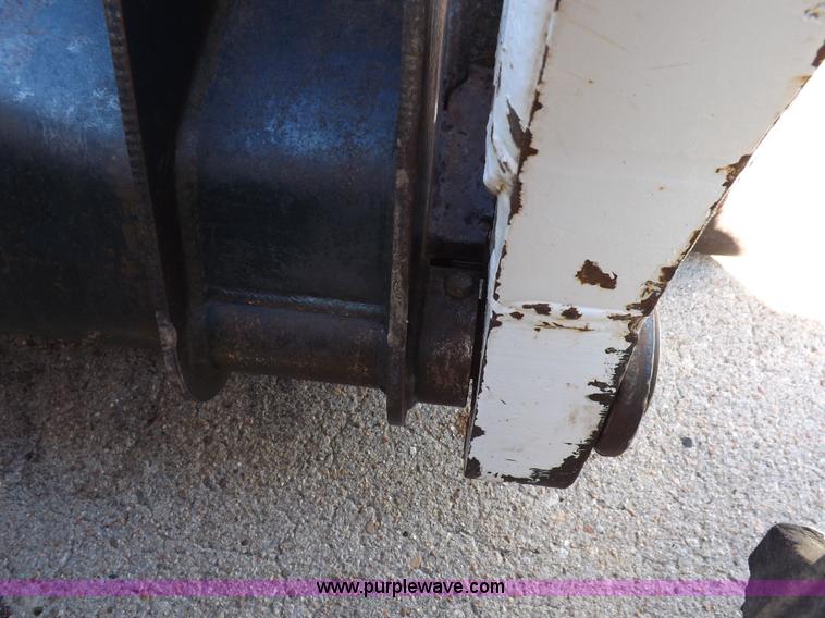 image for item H9035 1998 Bobcat 863 skid steer