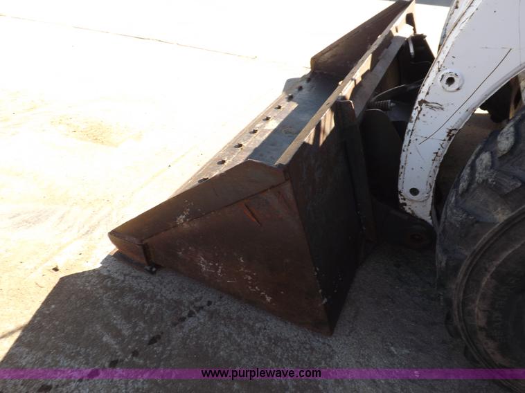 image for item H9035 1998 Bobcat 863 skid steer