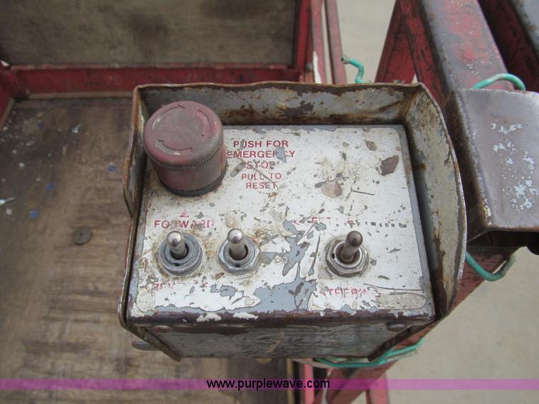 image for item H9463 Mec 1948 HT electric scissor lift