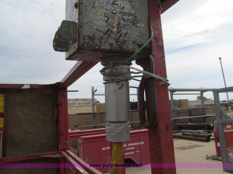 image for item H9463 Mec 1948 HT electric scissor lift