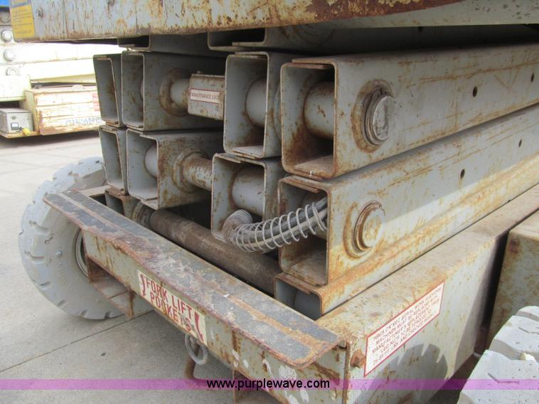 image for item H9463 Mec 1948 HT electric scissor lift