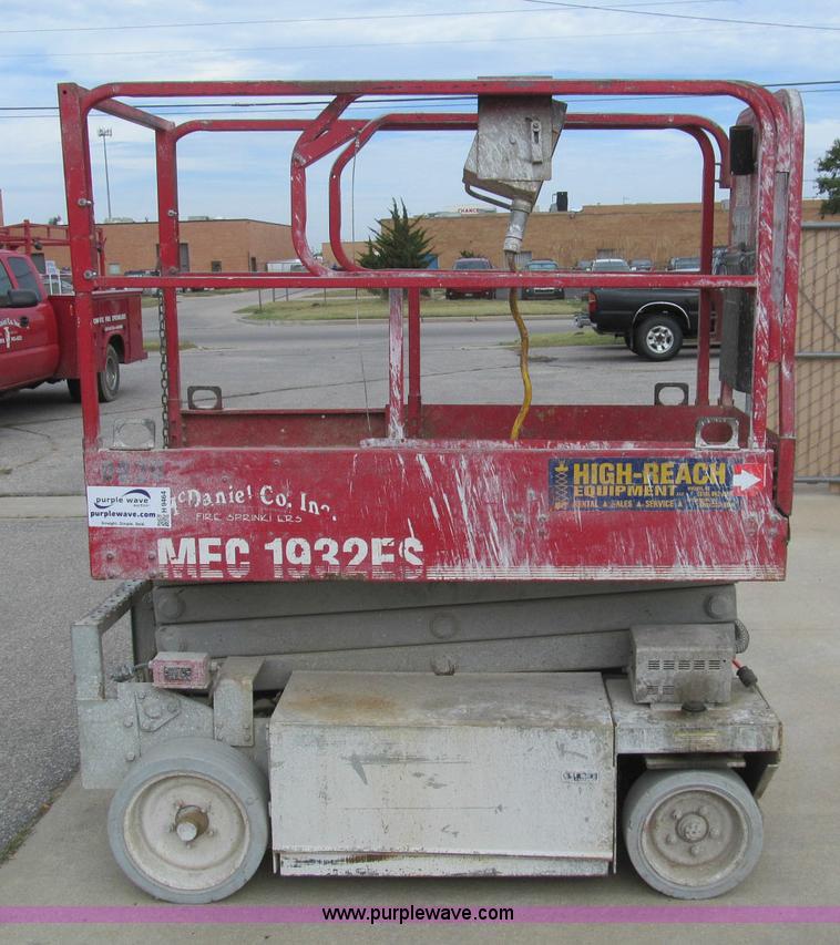 image for item H9464 Mec 1932ES electric scissor lift