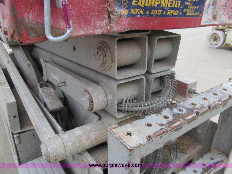 image for item H9464 Mec 1932ES electric scissor lift