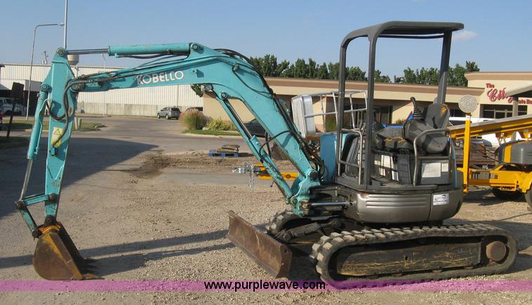 image for item H9478 2000 Kobelco 35SR compact excavator