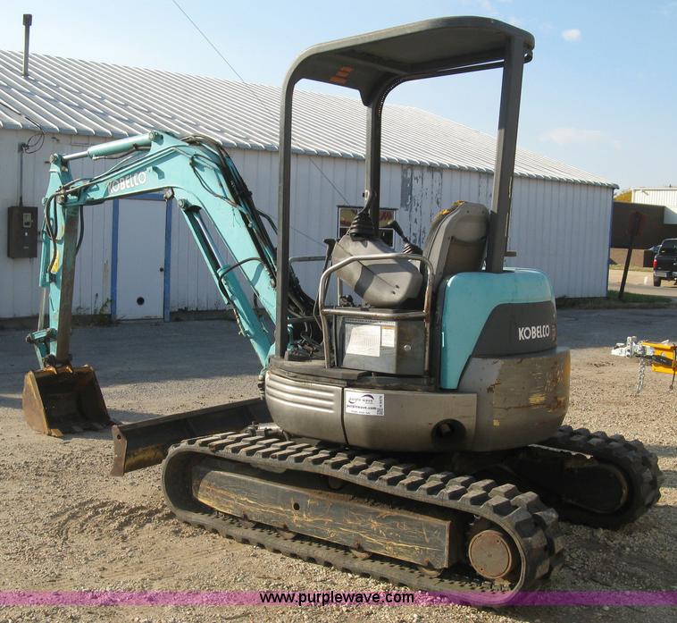 image for item H9478 2000 Kobelco 35SR compact excavator