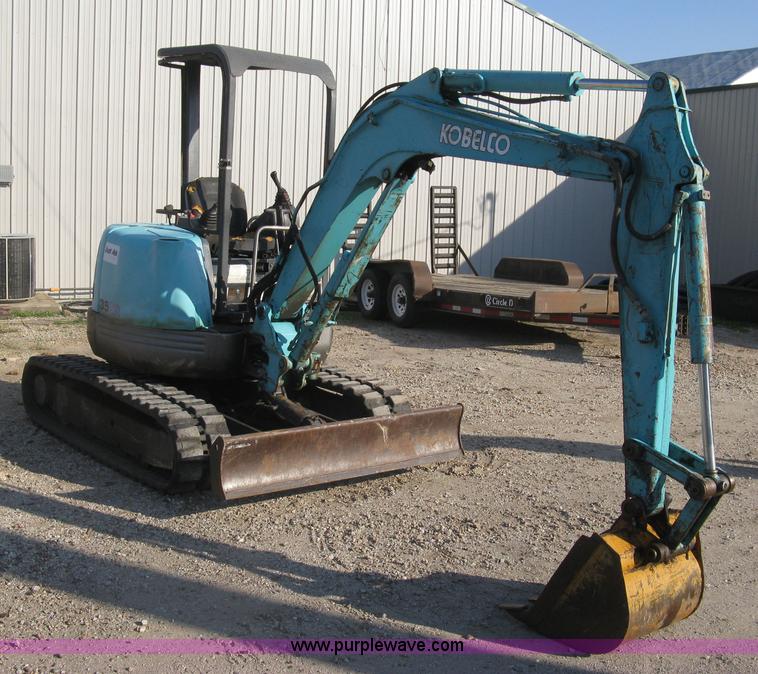 image for item H9478 2000 Kobelco 35SR compact excavator