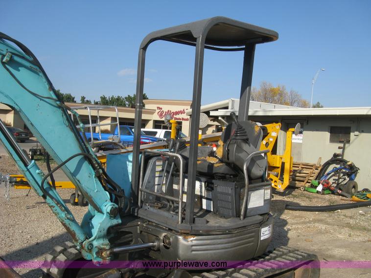 image for item H9478 2000 Kobelco 35SR compact excavator