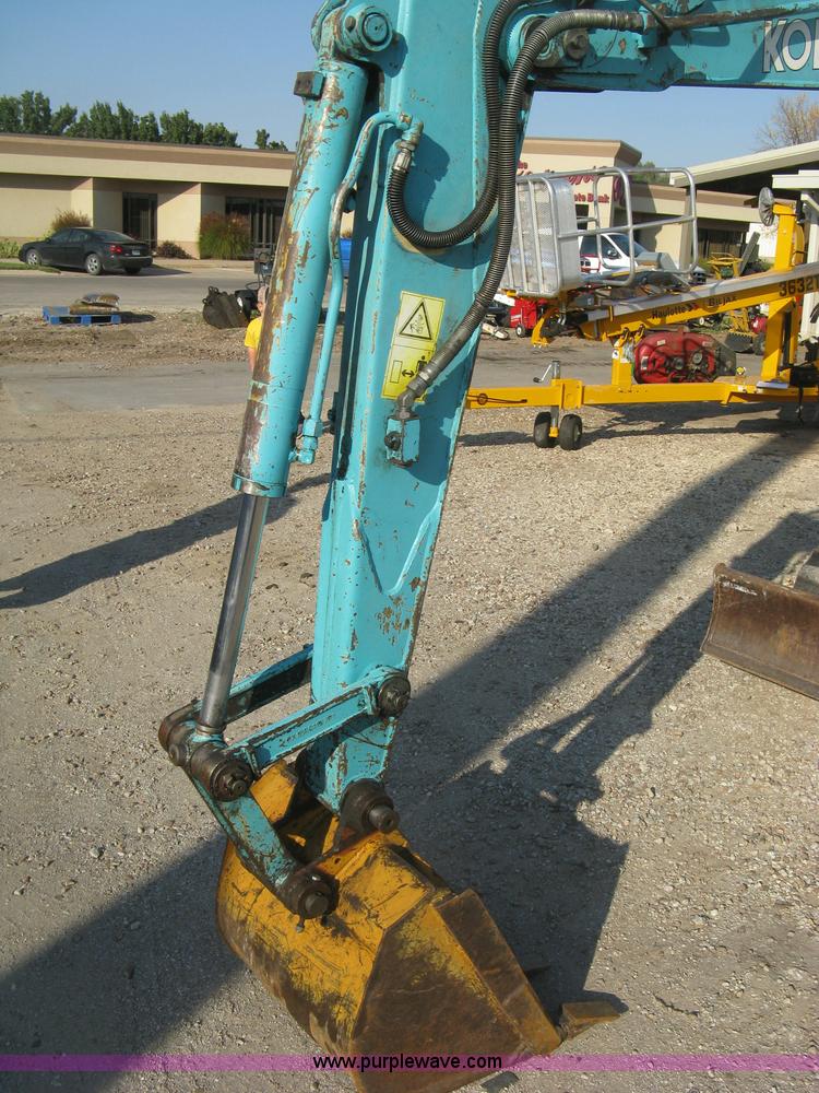 image for item H9478 2000 Kobelco 35SR compact excavator