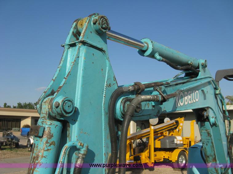 image for item H9478 2000 Kobelco 35SR compact excavator