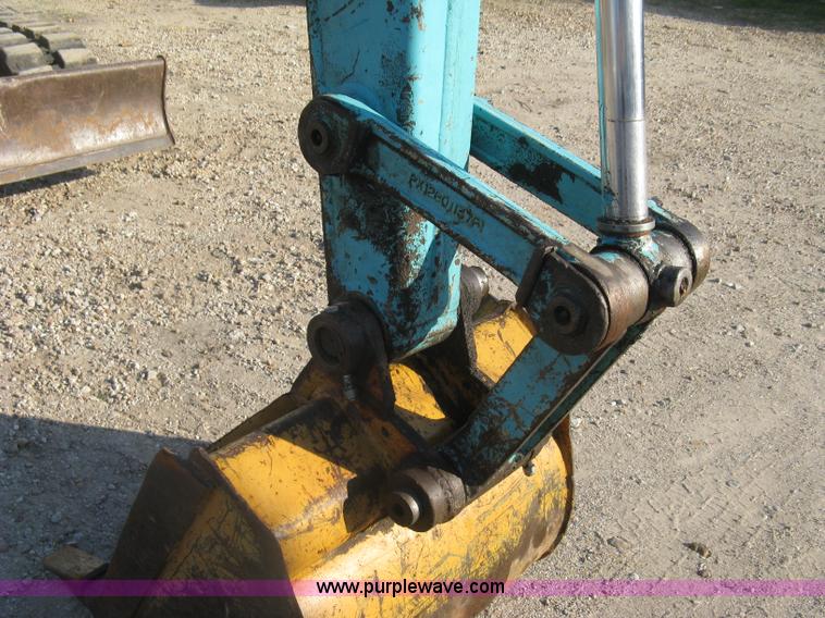 image for item H9478 2000 Kobelco 35SR compact excavator